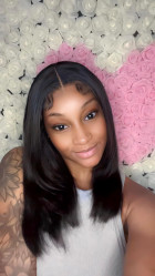 This is a very good quality wig, came in a ni