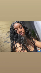 Absolutely full and bouncy curls, fits my fac