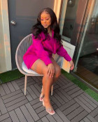 I love this wig it's very full to the end and