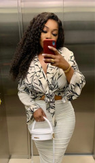 Trust me the hair is great! Comes with lashes