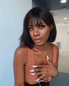 This wig is beautiful! it's soft and minimal 