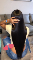 The hair is very soft and has no smell. No sh