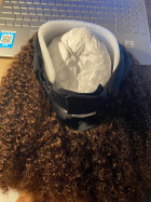 This wig is very good quality and easy to app