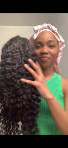 This wig is absolutely gorgeous. Very easy to