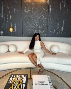 This wig is so pretty and it does seem true t