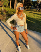 This wig was amazing ! shipping was SUPER qui